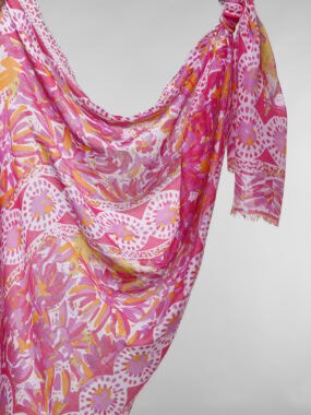 Cicular abstract lightweight scarf
