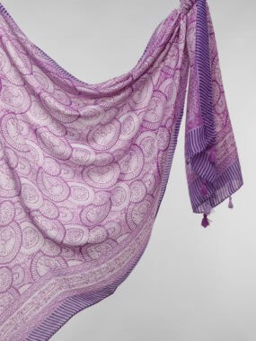 Circular lightweight tassel scarf