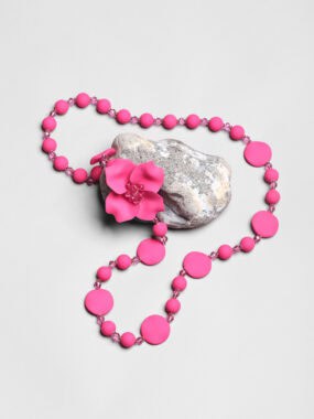 Floral matte necklace