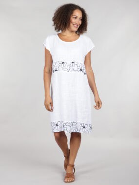 Round neck shortsleeved embroidered floral dress