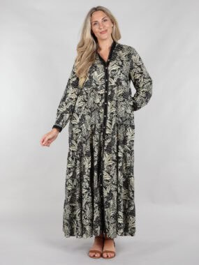 Floral printed tiered dress